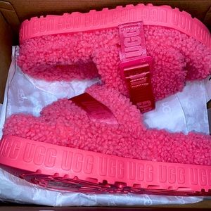 Ugg fluffita slides PINK 🌸